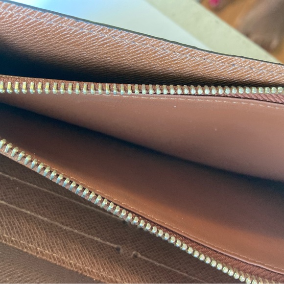 NWOT Authentic Louis Vuitton Wallet | Sarah Monogram - Picture 3 of 5